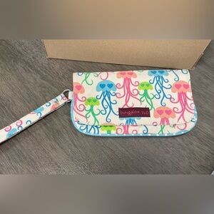 Bungalo 360 Octopus Wristlet